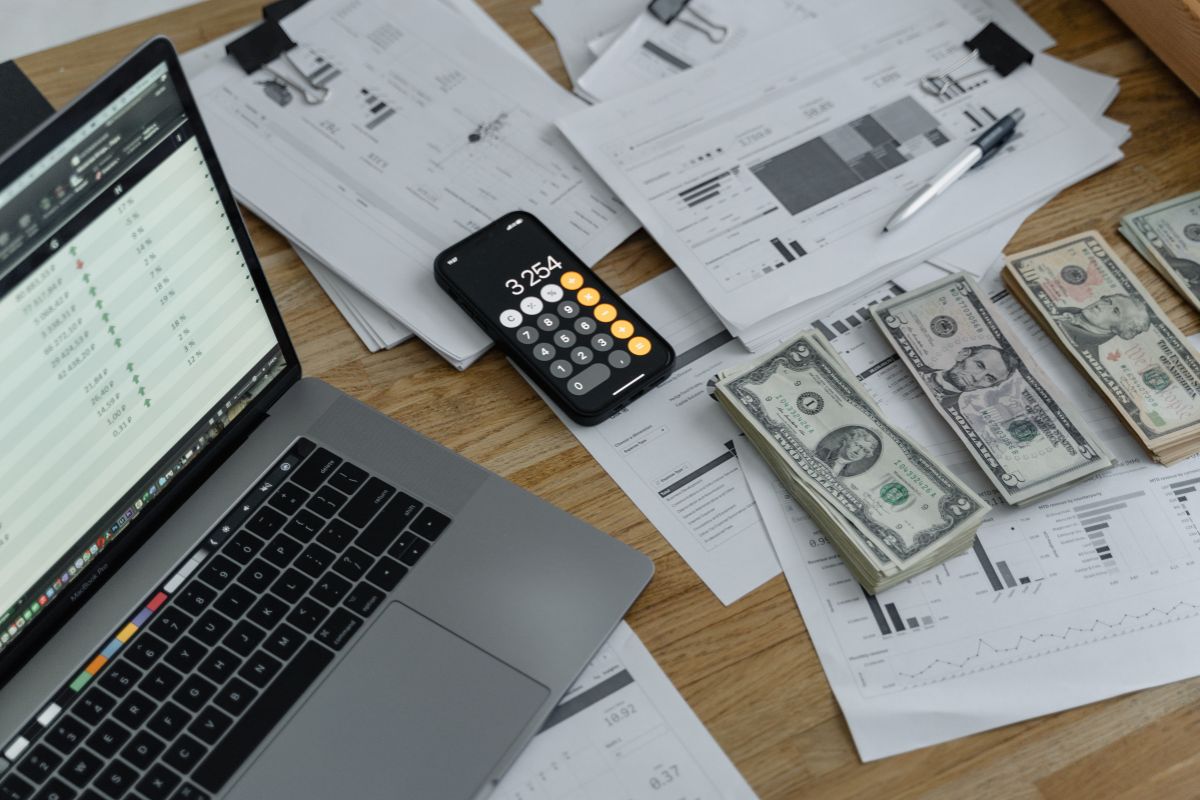¿Cómo ganar dinero con acciones